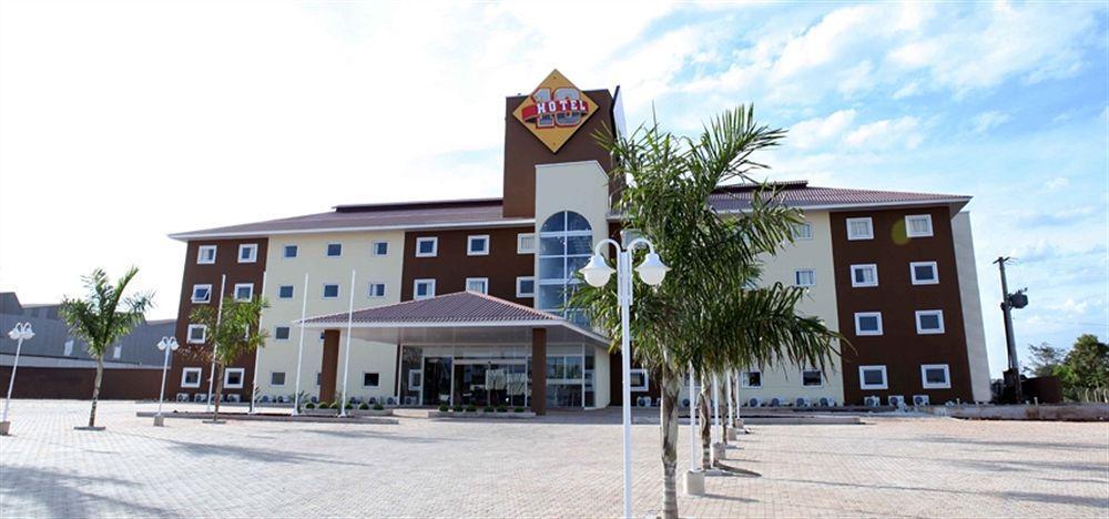 Hotel 10 Dourados Exteriér fotografie