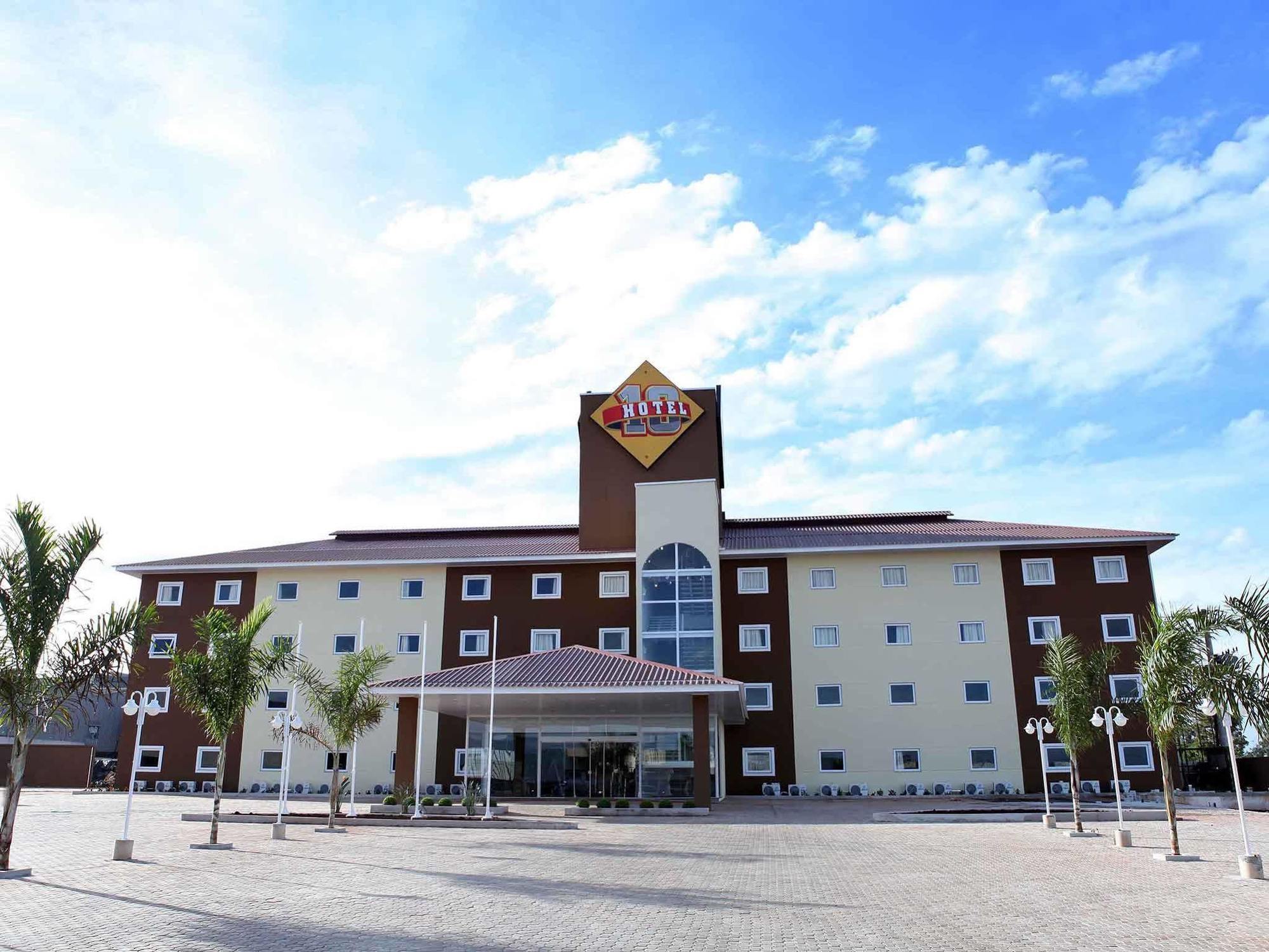 Hotel 10 Dourados Exteriér fotografie